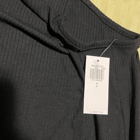 High-Neck Twist-Back Tank Top - Picture 8 of 8